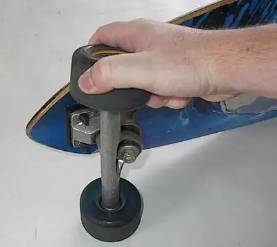 how to clean skateboard bearings step 2